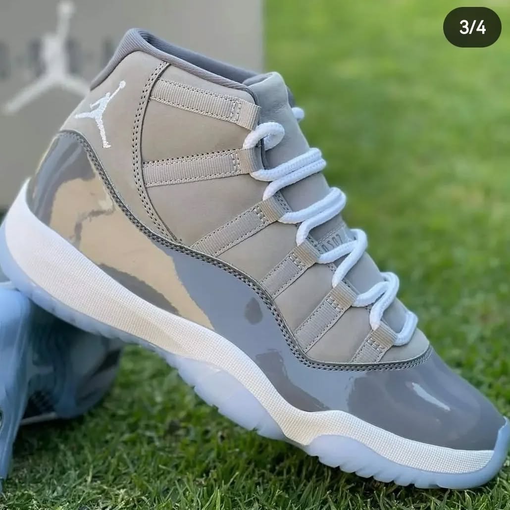 AJ4 Cool Gray Jordan Pallet view 2