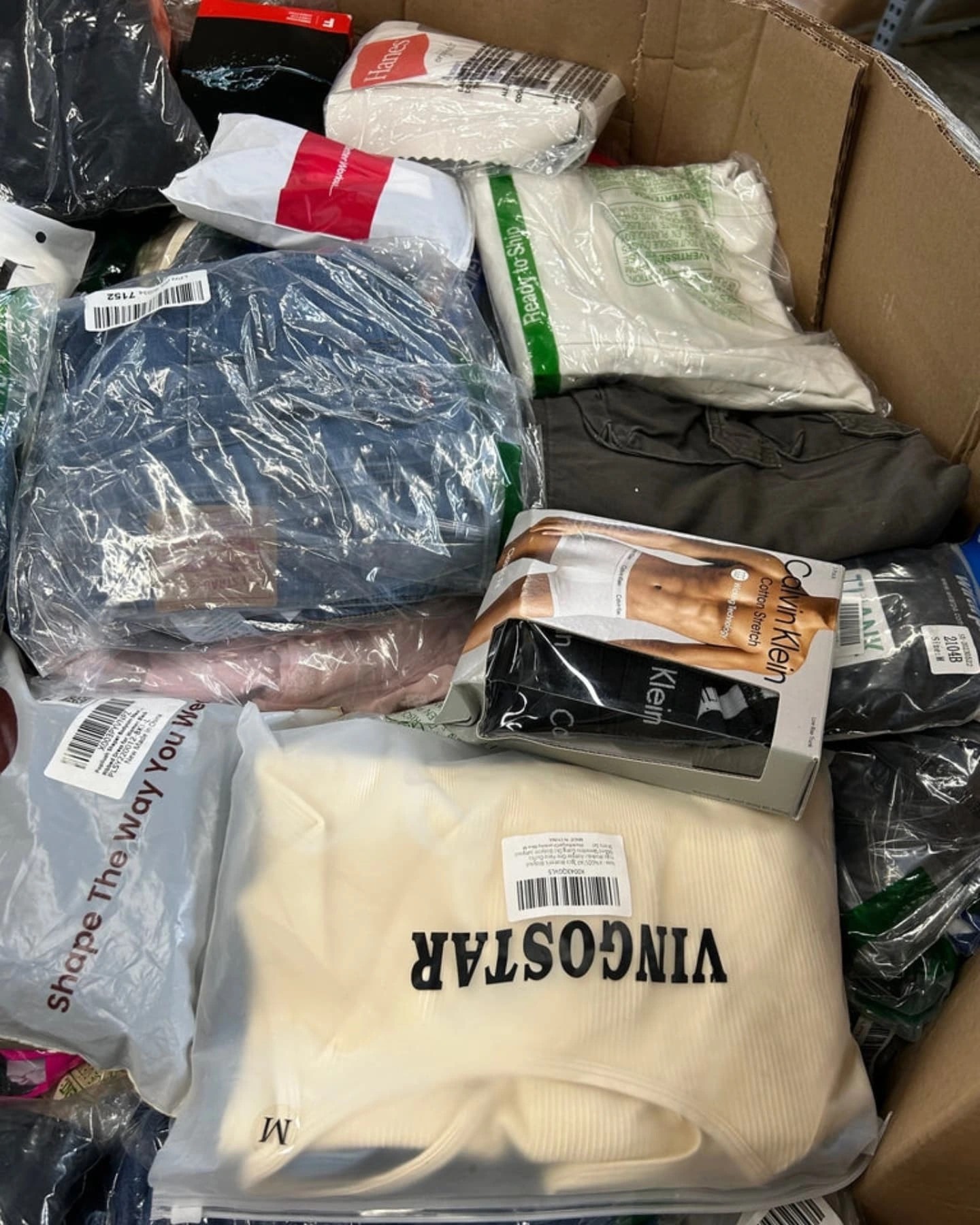 Amazon Clothing Return Pallets view 3