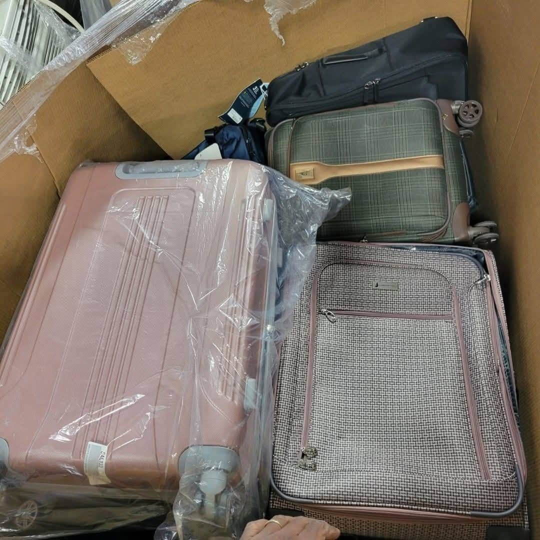 Bags Pallets – Handbags, Backpacks & Luggage | 40+ Units | $600 view 3