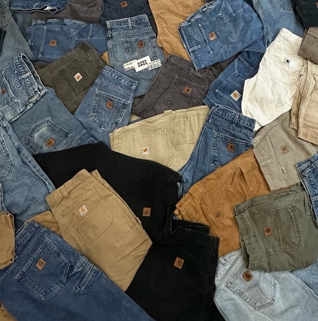 Carhartt Clothing Pallet – Wholesale Vintage & Retro Workwear for Sale | 650+ Handpicked Pieces for $1,100 view 3
