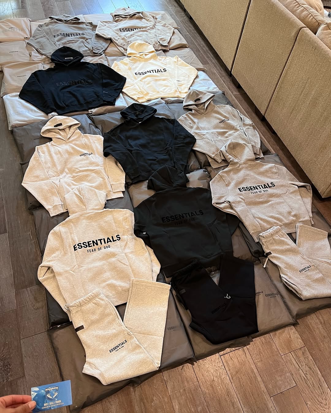 Essentials Hoodie Pallet – Wholesale Premium Hoodies for Sale | 82% Off Retail – Year-Round Best Sellers view 2