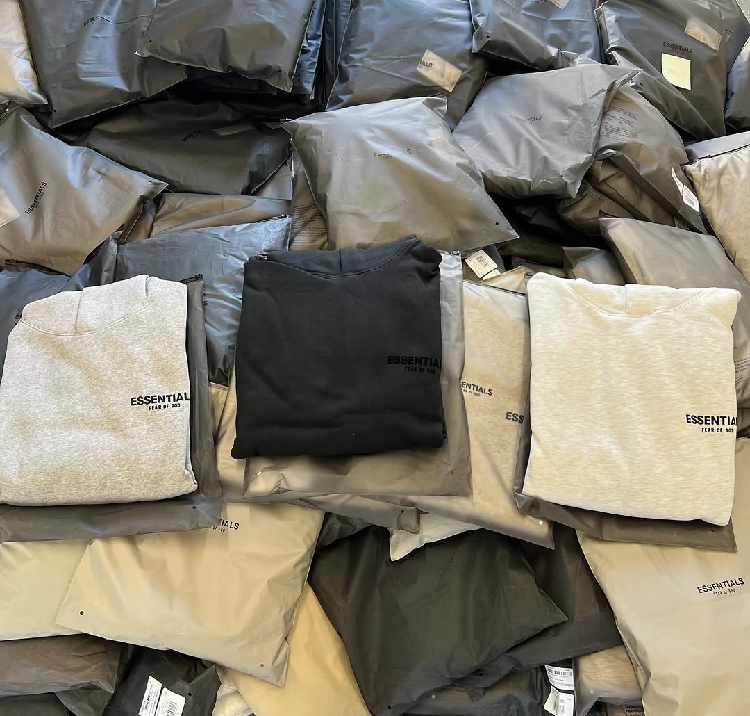 Essentials Hoodie Pallet – Wholesale Premium Hoodies for Sale | 82% Off Retail – Year-Round Best Sellers view 4