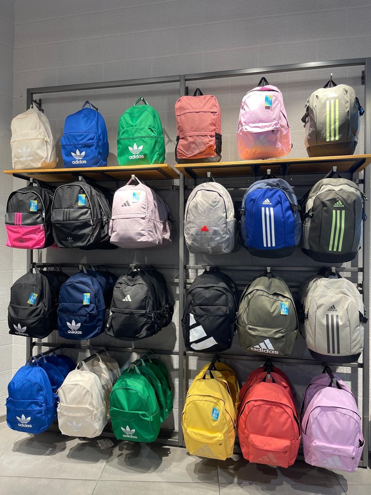 Fashionable High School Bags Pallets