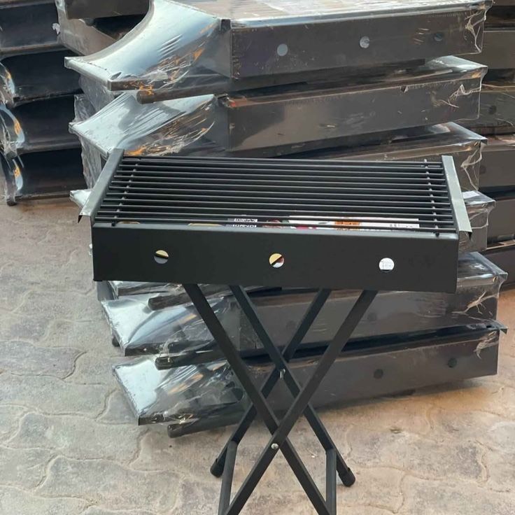 Buy Grill Pallets – Wholesale Charcoal Grills | 6 Brand New Grills for $3,000 view 2