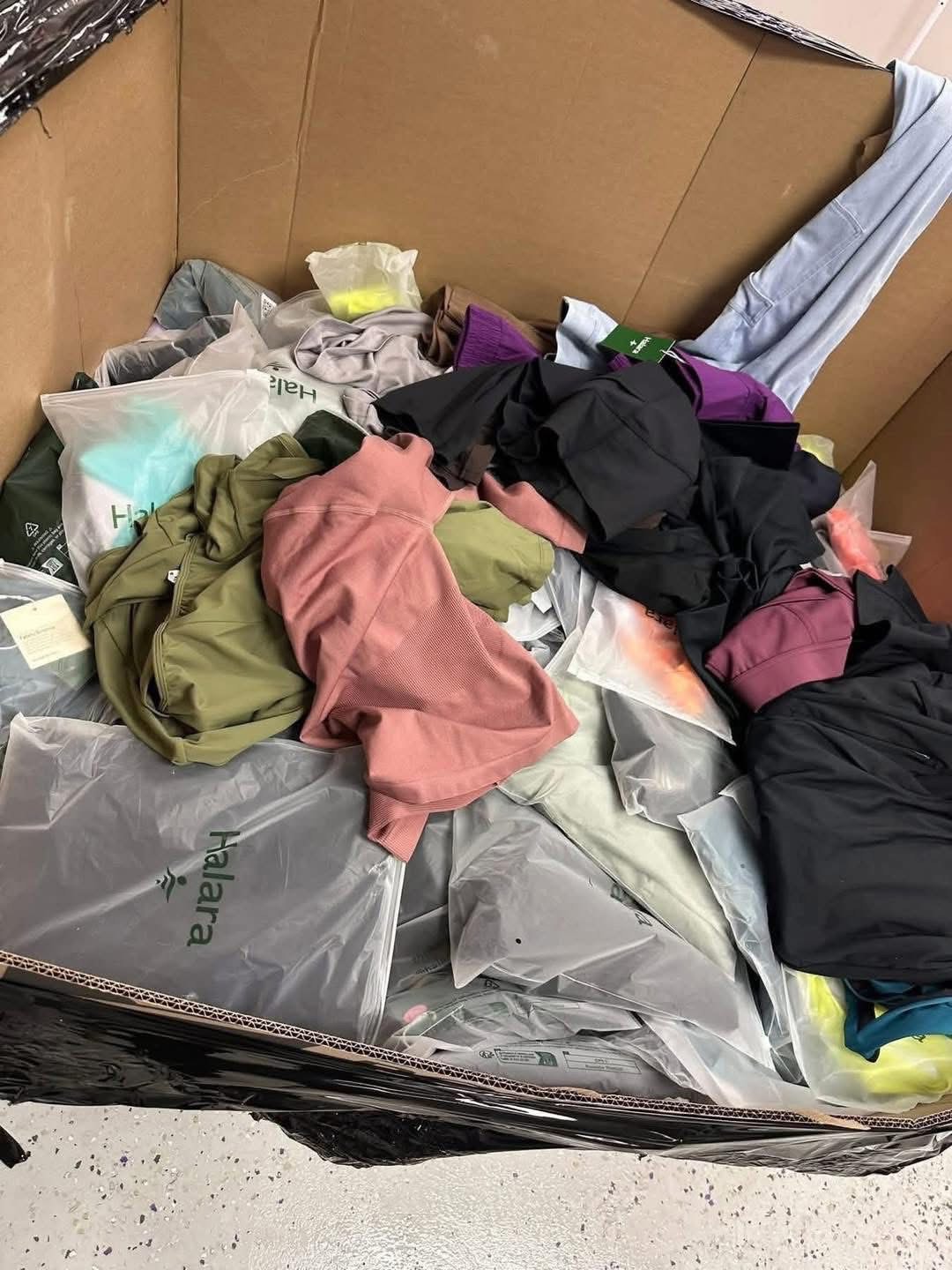 Halara Clothing Pallets view 4