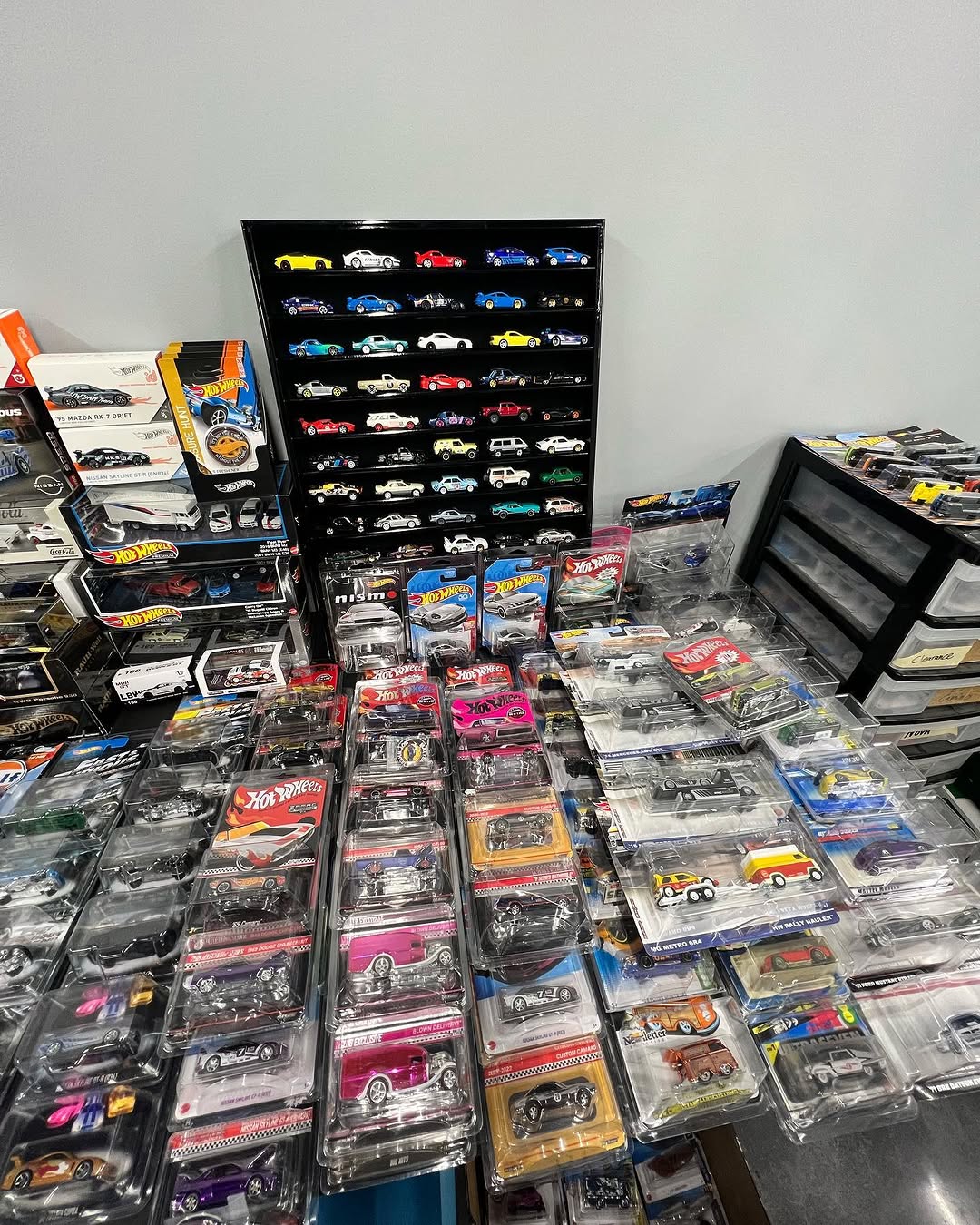 Hot Wheels Pallets view 3