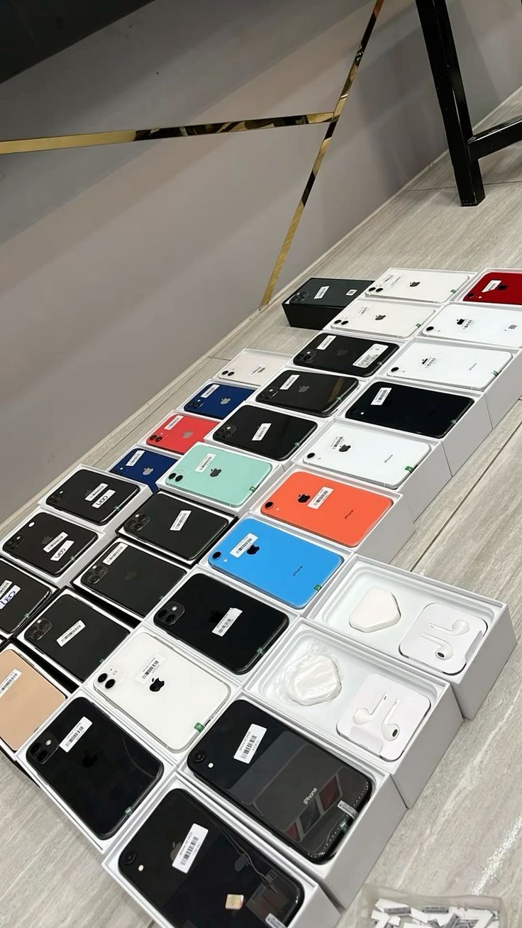 iPhone Mixed Models Pallet view 4