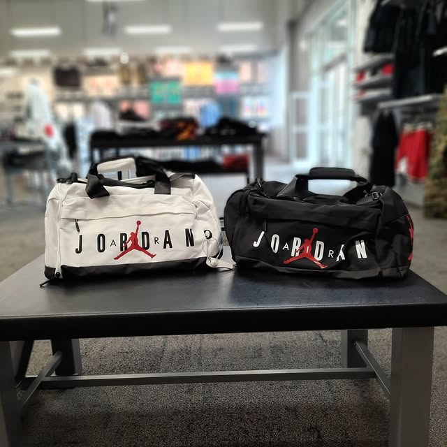 Jordan Duffle Bag Pallets – Gym Bags | 150 Pieces | $500 view 3