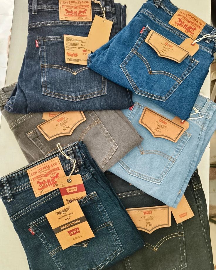 Levi's Wholesale Pallet – Bulk Denim Jeans for Sale | 200 Brand New Pairs of Levi's 501, 511, 505 & More for $850 view 2