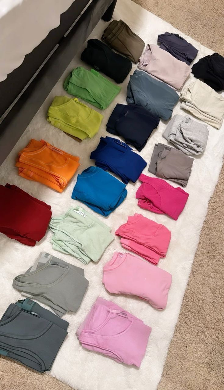 Lulus Women's Apparel Pallet view 2
