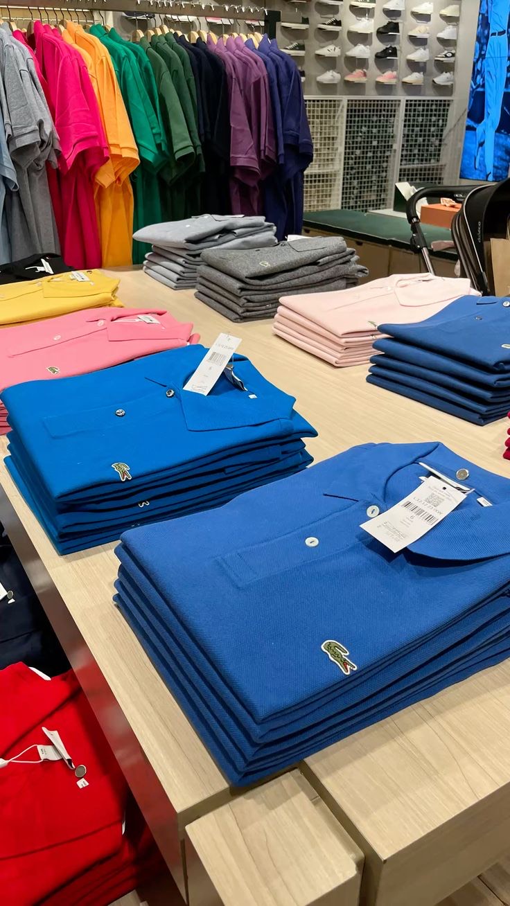 Polo Lacoste Pallet view 3