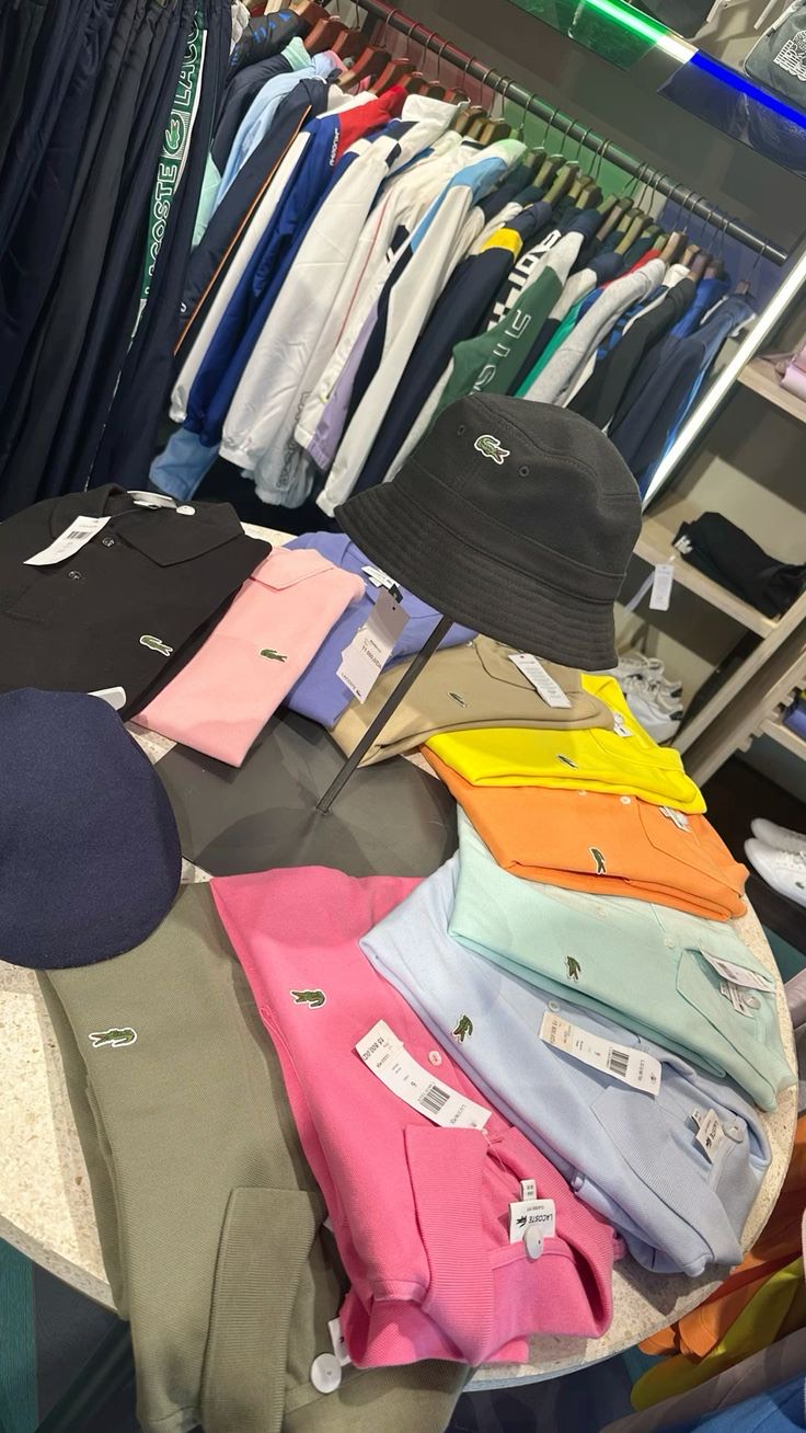 Polo Lacoste Pallet view 4