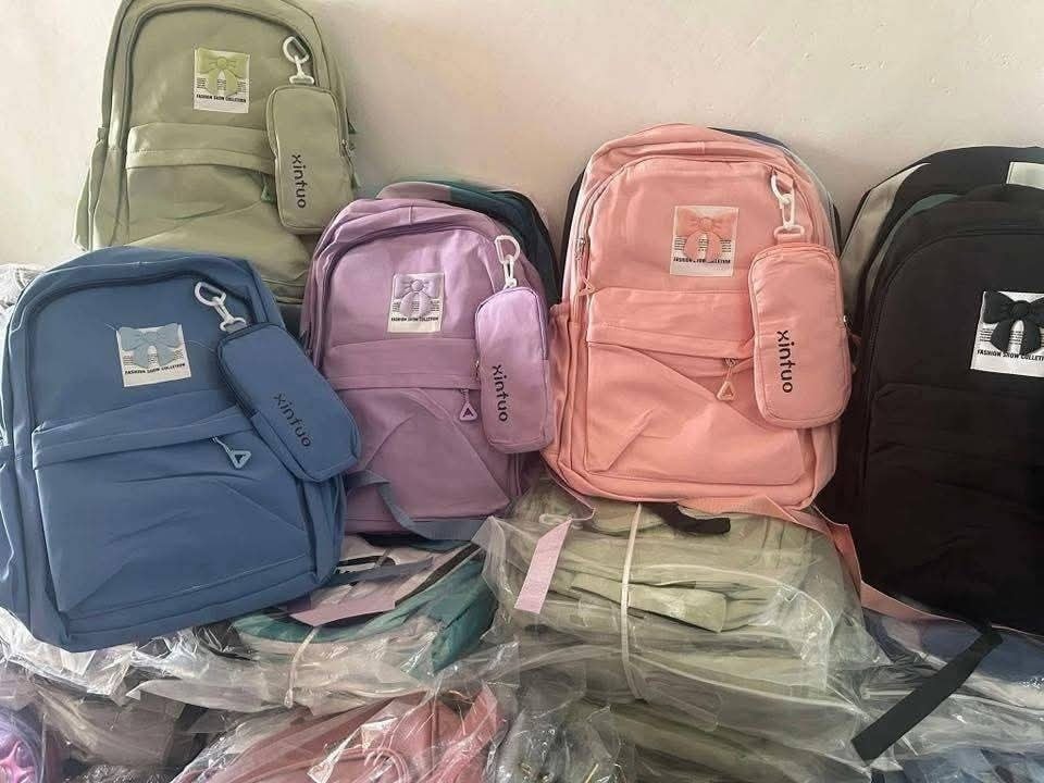 School Bags Pallets – Backpacks, Lunch Bags & Supplies | 200 Pieces | $420 view 3