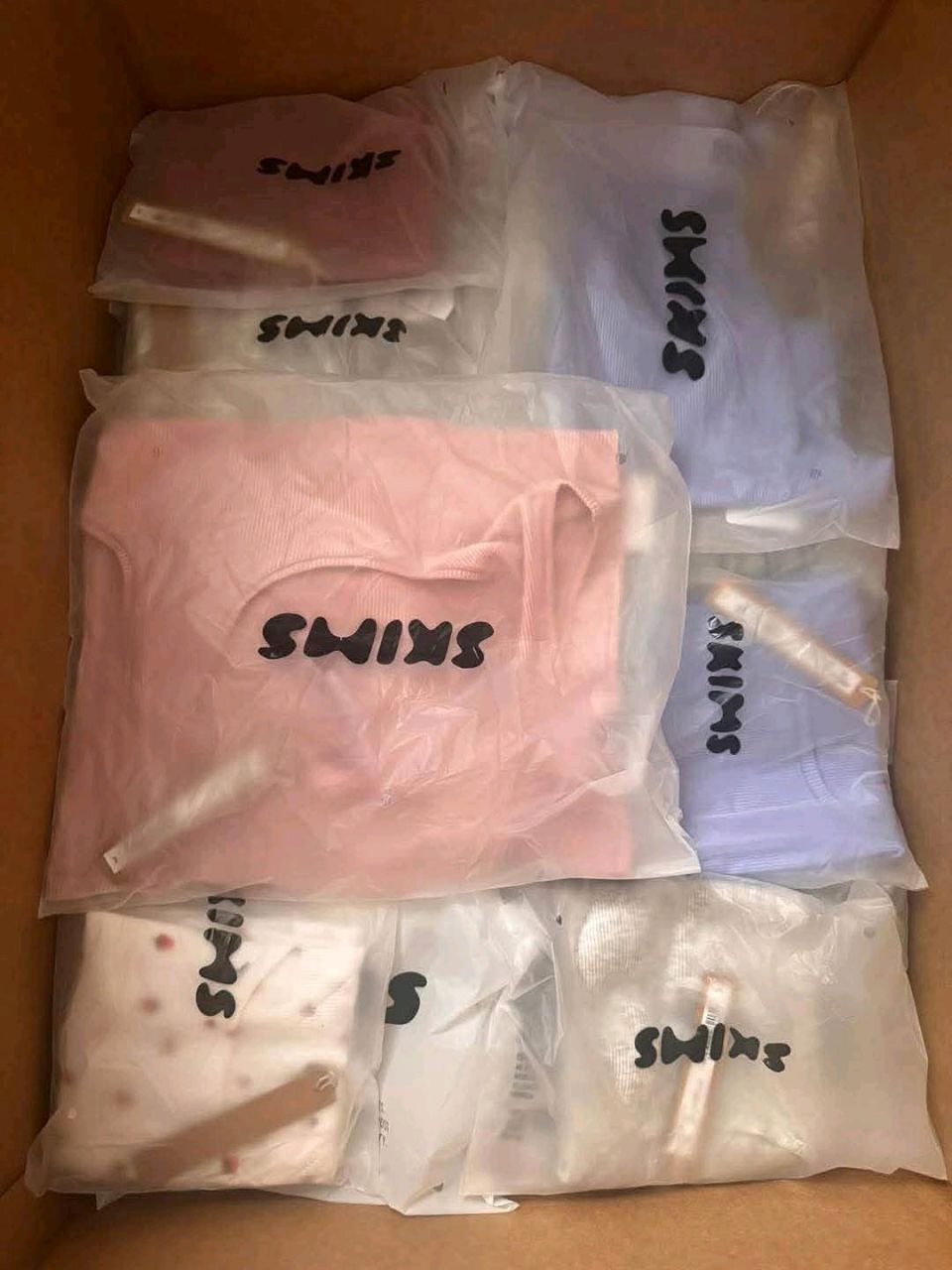 Skims Pallet – Wholesale Authentic Skims Shapewear & Apparel for Sale | 300 Units for $900 view 3