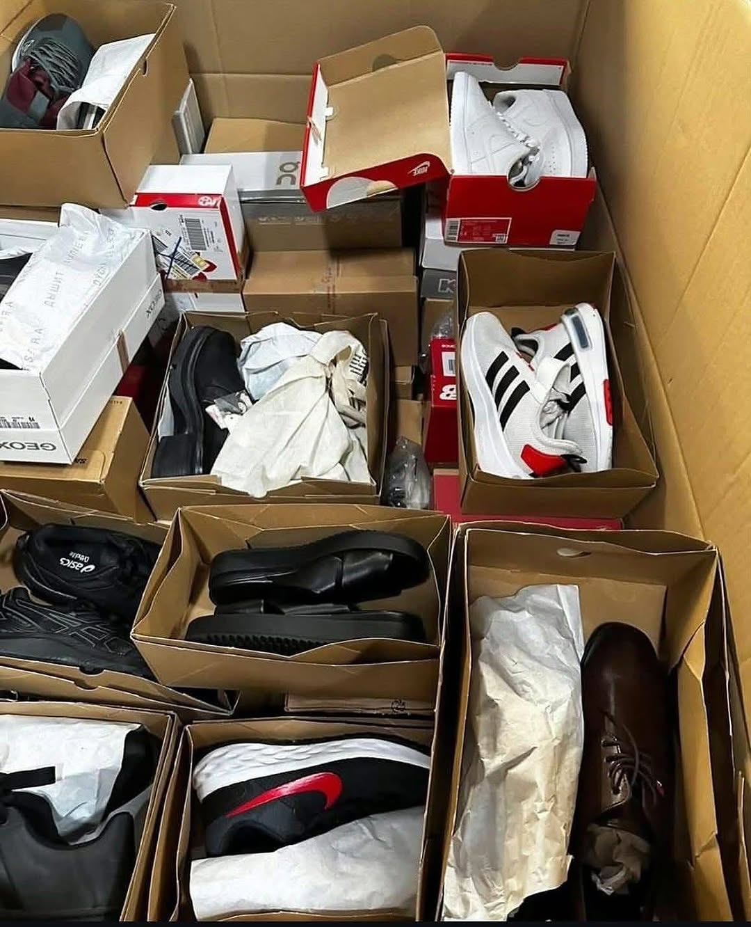 Sneakers Pallets view 2