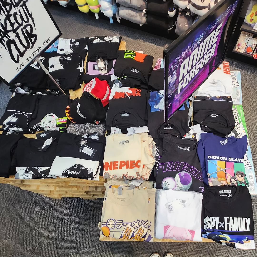 T-Shirt Pallet – Wholesale Branded T-Shirts for Sale | 300-350 Pieces of Nike, Adidas, Puma & More for $700 view 2
