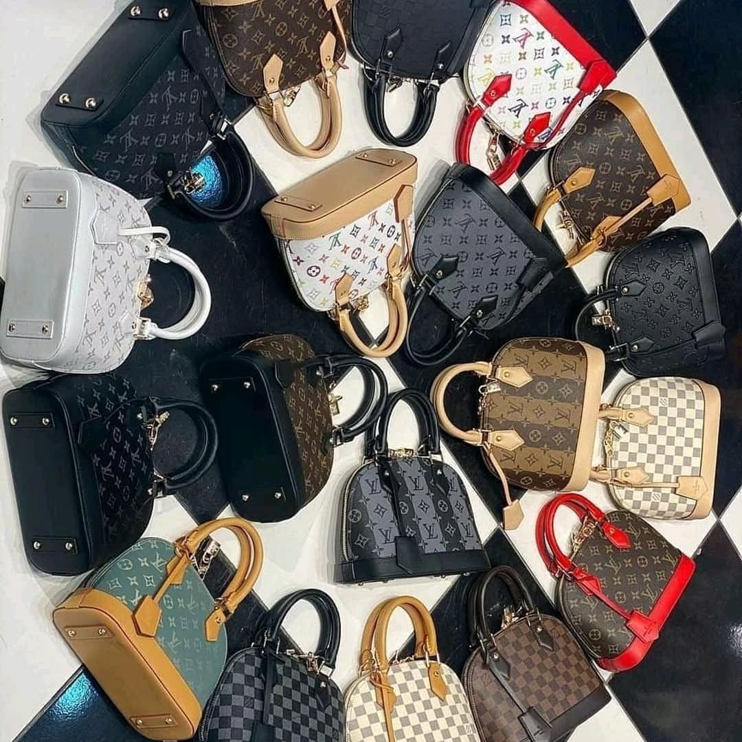 Women's Bags Pallets – Designer Handbags & Purses | 60 Pieces | $700 view 4